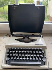 Alte Triumph Schreibmaschine Tippa im Koffer / Reiseschreibmaschine