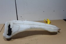 Wischwasserbehälter mit Pumpe