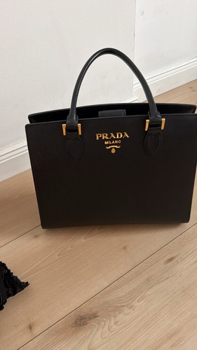 Prada monochrome tote - prada,