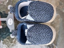 Baby Schuhe Neu Gr. 13-18 Babyschuhe Blau mit Muster