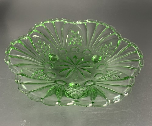 Alte pressglas dreibein - pressglas,