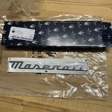 Maserati Emblem Schriftzug