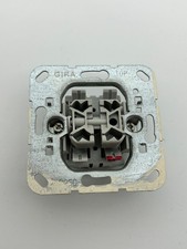 Gira 010500 UP Serienschalter Wippschalter Einsatz gebraucht