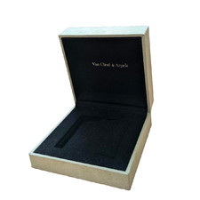 Van Cleef & Arpels Schmuckkästchen-Set für Ohrringe mit Umkartonkissen