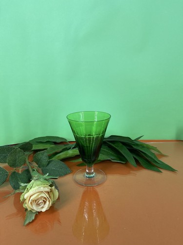 Alte grüne weingläser - grüne,