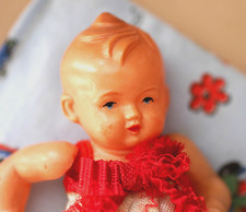 winziges uraltes Zelluloid