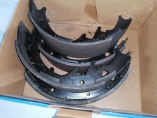 Mopar Bremsbeläge Hinterachse - 10" x 2,5"