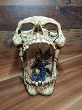 Totenkopf Mit Figur Skull