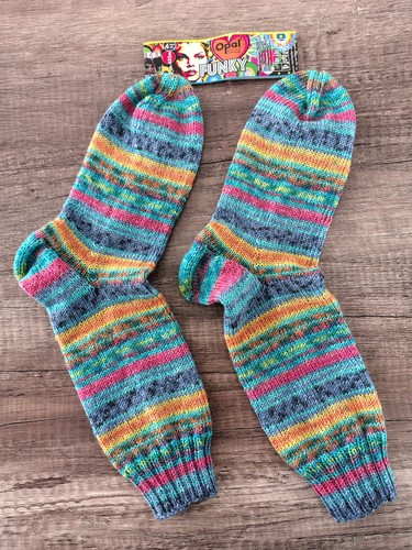 Handgestrickte socken aus opal - socken,