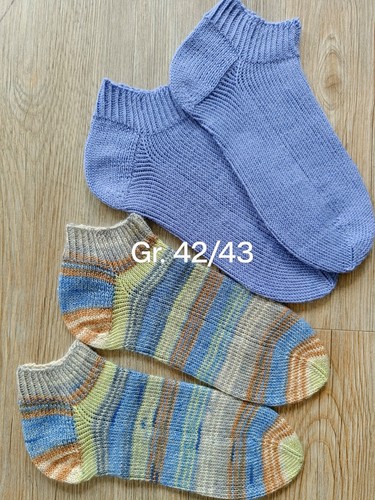 Paar handgestrickte sneaker - paar,