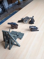 Pfeilwerfer und Kanonen aus