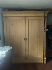 Schöner Vollholz Schrank Aus