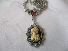 Halskette Gedreht - Gothic Verbinder  Herz Rot - 3 D  Motiv Sugar Skull m. Rosen