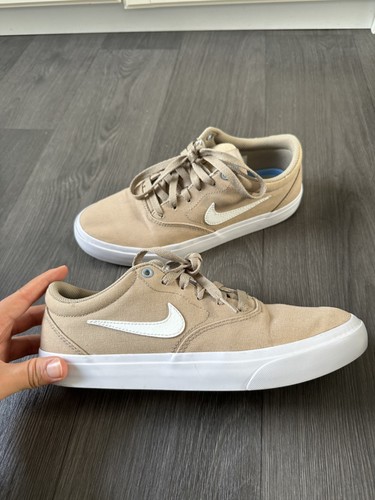 Beige nike charge sneaker - sb,