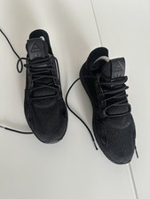 Adidas x Pharrell Williams Tennis Hu V2 gr.42 Schwarz