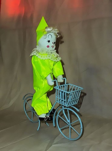 Pierrot grünem kostüm auf - in,
