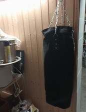 sandsack boxen   War noch nicht gefüllt. Farbe Schwarz Länge 80cm