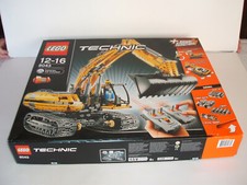 LEGO Motorized Excavator Technic (8043) mit OVP,Bauanleitung und neuen Aufkleber