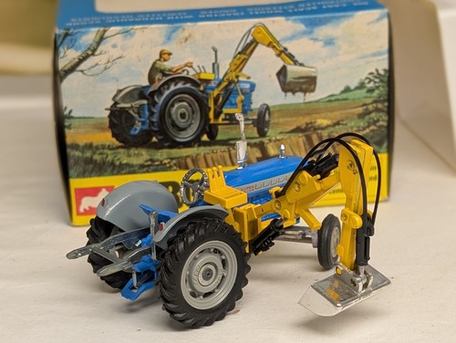Corgi toys ford - 74, 5000