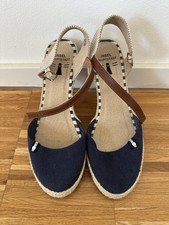Sommersandalette mit kleinem