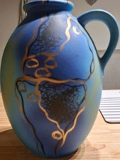 30 Jahre alte unbenutzte Designer-Vase blau-gold  m. Henkel, ca. 26cm hoch