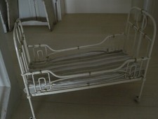 Altes Puppenbett Metallbett Shabby Chic Vintage Nostalgie Spielzeug Boudoir Deko