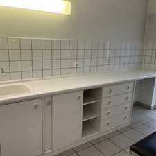 Arbeitsplatte, lang, Kunststoffbeschichtet, Weiß Matt.