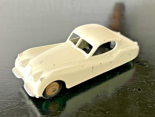 Dinky toys 157 jaguar - dinky,