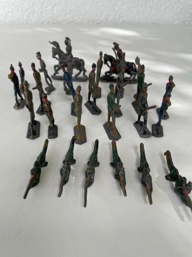 54 bemalte zinnfiguren - 54,
