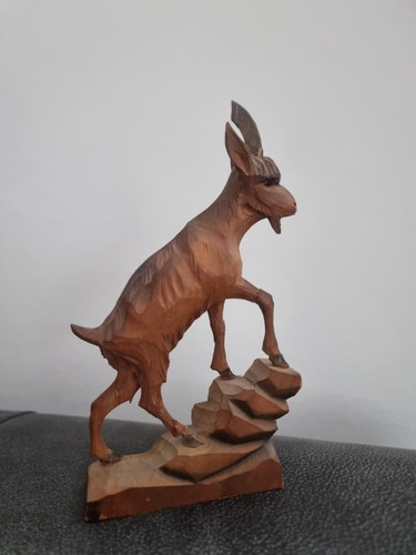 Gamsbock figur auf - figur, felsen