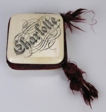 Nadelkissen quadratisch Bein Charlotte um 1900 antik