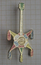 HARD ROCK CAFE SACRAMENTO 2003 LA FAMILIA DAY PINATA GUITAR ... HRC Pin (Bo2 )