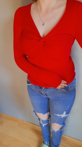 Rotes langarmshirt mit - rotes,