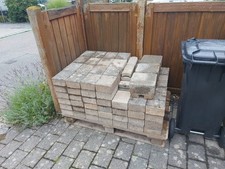 Beton Pflastersteine 7qm zu verschenken. Nur Selbstabholer 71 665 Vaihingen