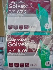 Karton mit 12 Paar Handschuhen