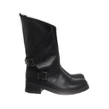 Queen Helena, Stiefel