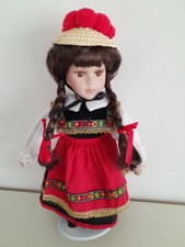 Neue Porzellan Puppe Schwarzwald-Mädel 35 cm HANDBEMALT Sammlerstück