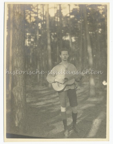 Junge mit gitarre - gitarre, 1928