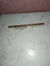 Alte Gardine mit Leiste um