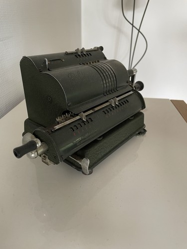 Antike kurbel rechenmaschine - antike, kurbel-rechenmaschine