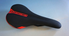 Procraft Race Sattel Fahrradsattel schwarz rot 300 g (A025-320)