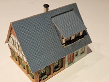 Markenlos DDR Modell?  Fachwerkbauernhaus Holz / Papp und Karton 110x80mm HO /4