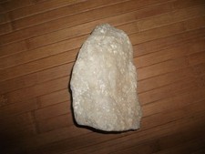 alte Steinstufe aus Österreich, weiß glitzernd 14 cm