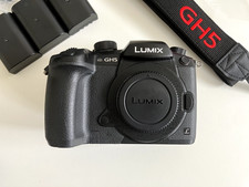Panasonic Lumix GH5 – neuwertig – OVP – 5 Akkus + SmallRig Cage  Zubehörpaket