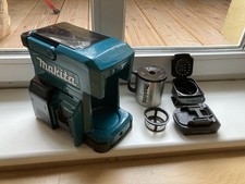 Makita Akku Kaffeemaschine DCM501Z 12V / 18V mit Bosch 18V Akku Adapter