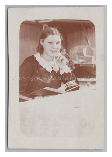 Portrait mädchen beim - mädchen, lesen