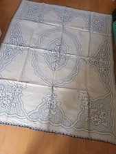 Antike prachtvolle Tischdecke mit Blütenstickerei aus den Vierziger Jahren