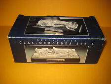 Mercedes-Benz 500 K Roadster aus Kristallglas auf Holzsockel