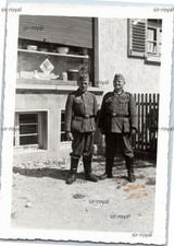 Wehrmacht Soldaten vor