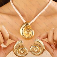 GROSSE MUSCHEL SCHNECKENHAUS